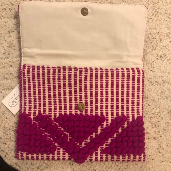 Mud Pie pink handloom clutch - Picture 4 of 4